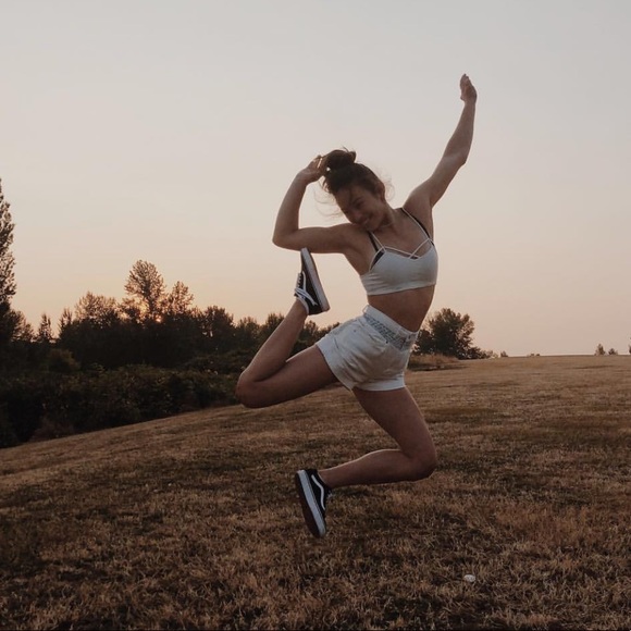 Meet your Posher, Quinn - Picture 2 of 3